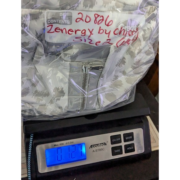 ZENERGY BY CHICO'S Gray Cheetah AOP Lightweight Lined Zip Vest Size 2 (Large 12) - Picture 16 of 16